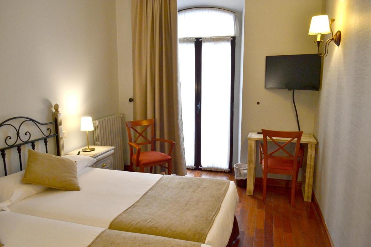 Hotel Alda Via Леон Екстер'єр фото